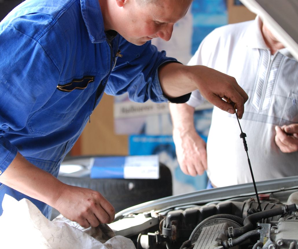 <h3><span class="heading--3"><b>Outsourced Inbound Call Support for Automotive Dealerships</b></span></h3>

<p>Whistl also provides flexible <a href="https://www.whistl.co.uk/contact-centres/call-centre-services/inbound-call-centre">inbound call centre support</a> to answer customer queries and set up appointments on your behalf. Our expert team of agents will focus on the customer's needs to provide solution-oriented guidance, so that each customer issue or enquiry is resolved efficiently and effectively.</p>

<ul>
	<li>Arrange appointments at motor dealerships.</li>
	<li>Organise car rentals or sales reservations.</li>
	<li>Share detailed product specifications and information with prospective buyers.</li>
	<li>Support warranties, vehicle recycling programs, service contracts, and roadside assistance programs.</li>
	<li>Handle and respond to customer complaints and pass on relevant feedback.</li>
	<li>Directing customers to the appropriate point of contact.</li>
	<li>Promote customer retention and loyalty through professional and insightful customer support.</li>
</ul>
